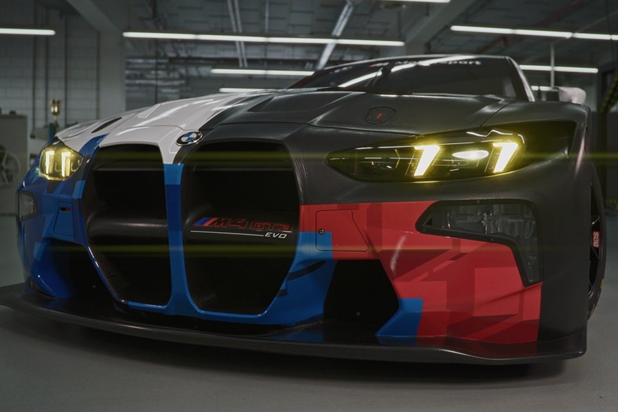 Für die Pressemitteilung zum Facelift des BMW M4 GT3 EVO produzierten wir ein PR-Video mit BMW Werksfahrer Jens Klingmann