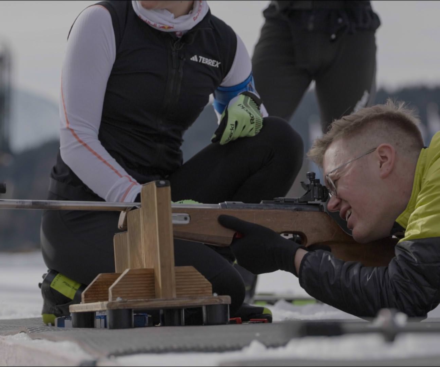 Tobias Budde testet Biathlon in Seefeld mit Michi Greiß und Selina Grotian