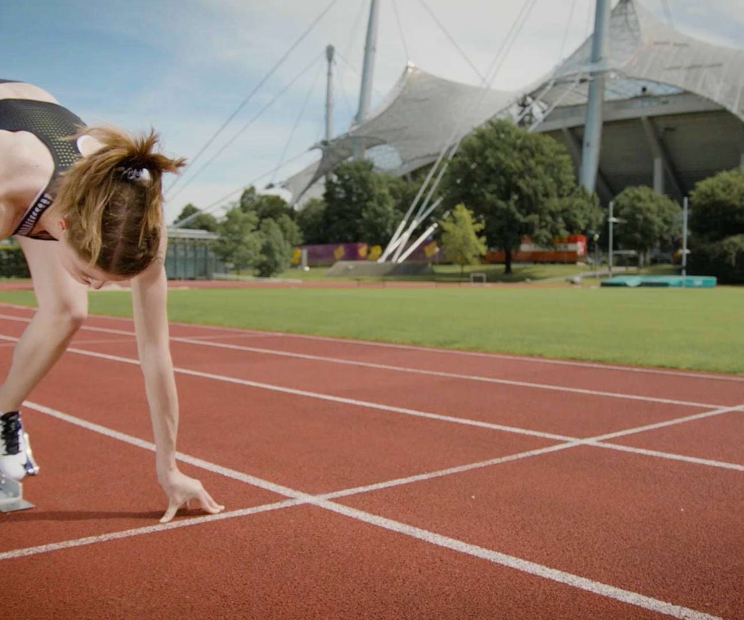 Szene aus dem DLV True Athletes Imagefilm mit dynamischen Close-Ups und Kino-Look.