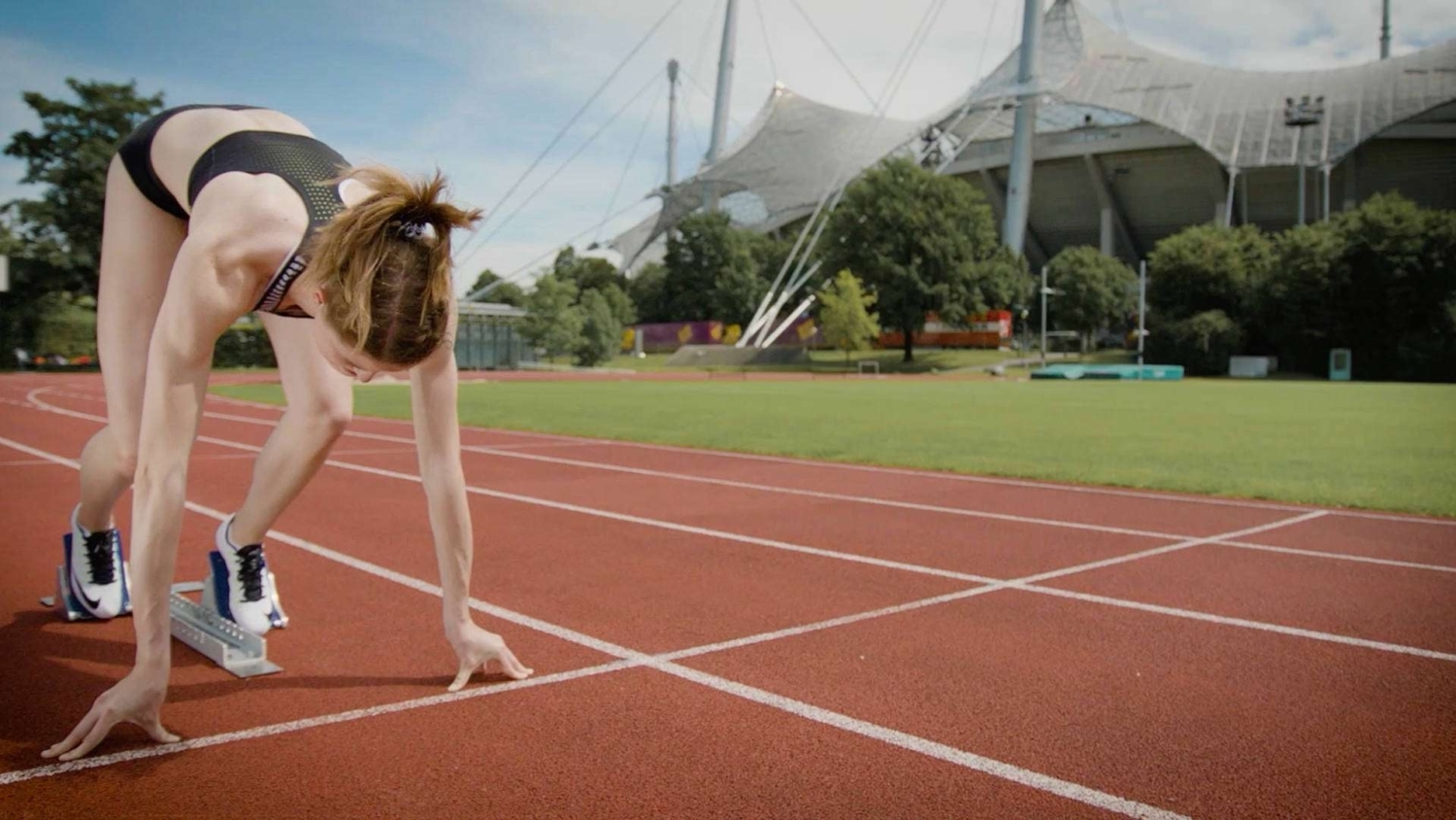 Szene aus dem DLV True Athletes Imagefilm mit dynamischen Close-Ups und Kino-Look.
