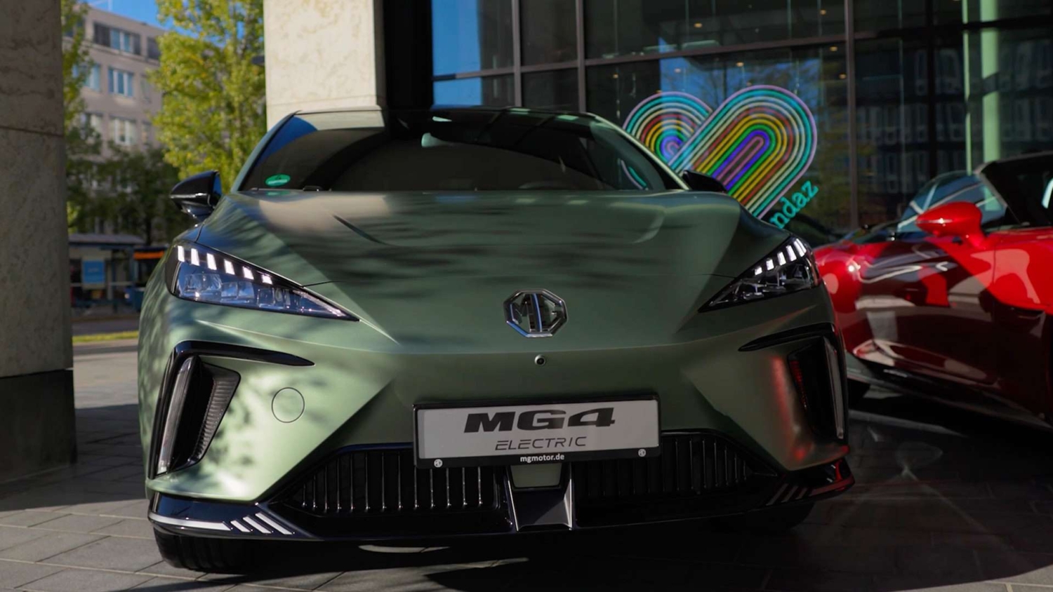 MG Motors Event im Hotel Andaz München mit Präsentationen und eleganter Atmosphäre.