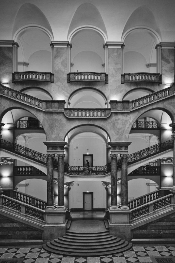 Der Justizpalast in München – beeindruckende Fassade und historische Architektur.