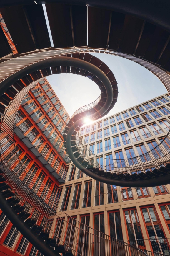 Die Endlose Treppe in München – faszinierendes Kunstwerk von Olafur Eliasson im Westend