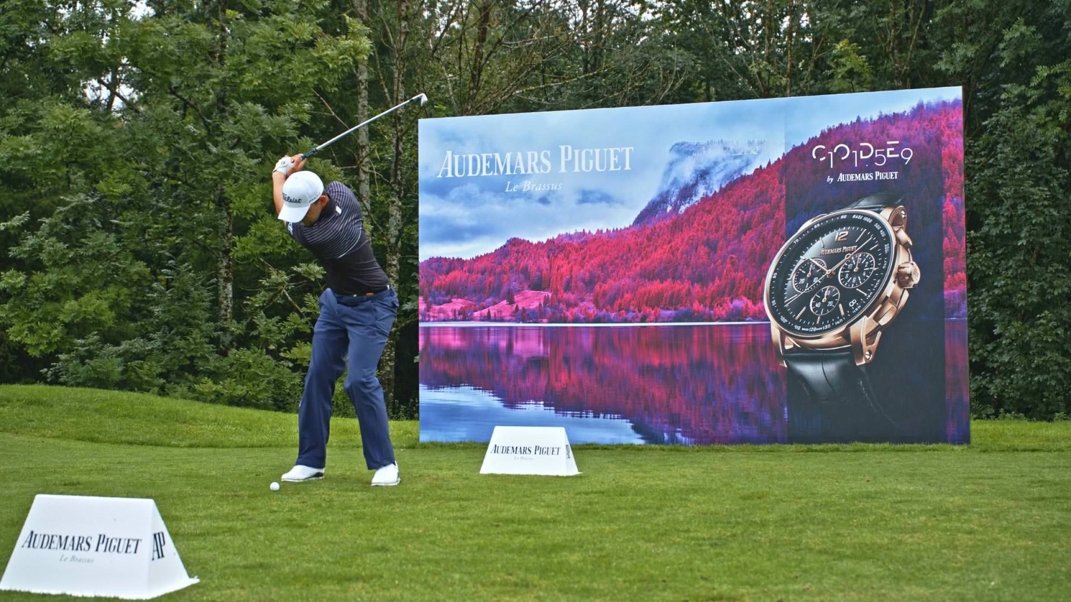 Golfer auf dem Green beim exklusiven Audemars Piguet Golfturnier